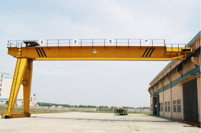 半門式起重機(jī)